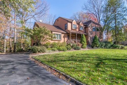 3 Champlain Ct, Dover, NJ 07869-1237