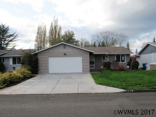 1779 Vanderbeck Ln, Woodburn OR  97071-2748 exterior