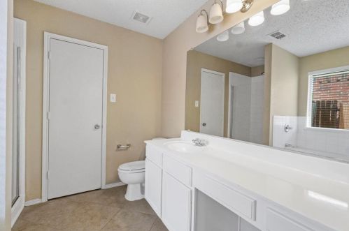 4900 Palm Ridge Dr, Fort Worth TX  76133-8321 exterior