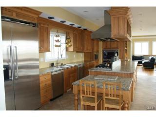 7 Pearson Ave, Milford, CT 06460-7850