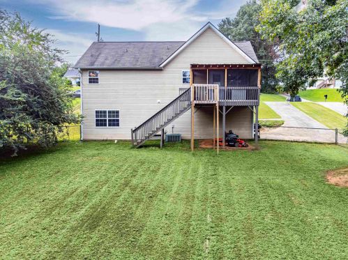 455 Elrod Ave, Jefferson GA  30549-6820 exterior