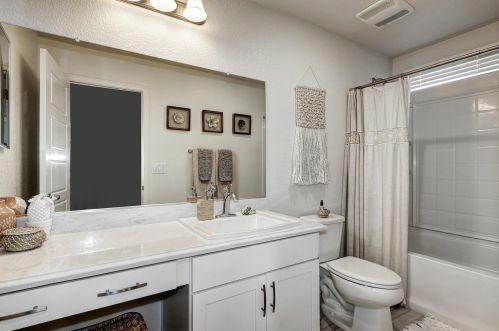 9979 Asilomar Ln, Elk Grove CA  95757-2549 exterior