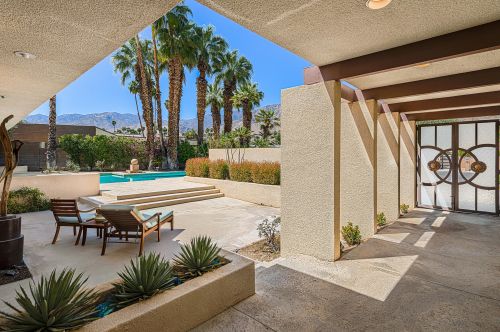 2150 Silverado Cir, Palm Springs, CA 92264-9209