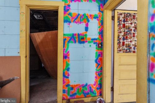 15800 Thompson Rd, Silver Spring MD 20905-3957 exterior