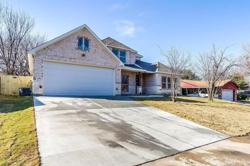 209 Lochness Ln, Fort Worth, TX 76126-3107