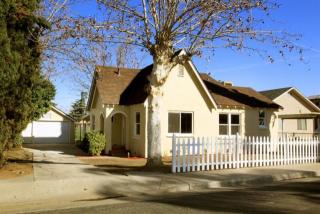 129 Central Ave, Madera, CA 93637-3120