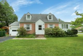226 Beverly Hill Rd, Clifton, NJ 07012-1431
