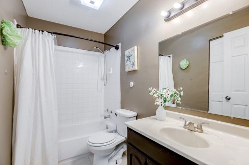 1522 Aspen Dr, Saint Paul MN  55122-1305 exterior
