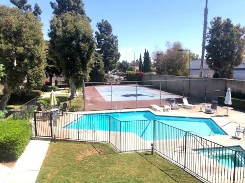 7715 Newman Ave, Huntington Beach CA  92647-6817 exterior