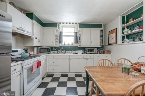 327 Haddon Ave, Camden NJ 08103-2854 exterior