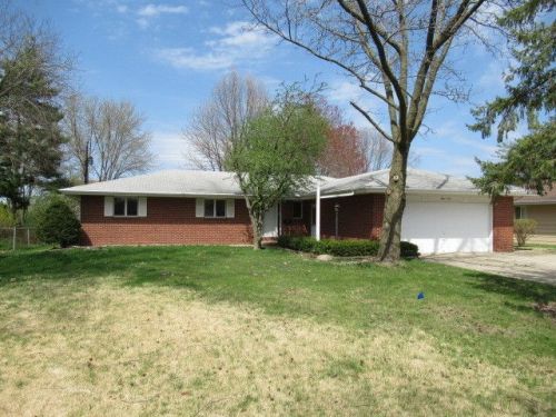 302 Ashmore Dr, Urbana, IL 61801-1104