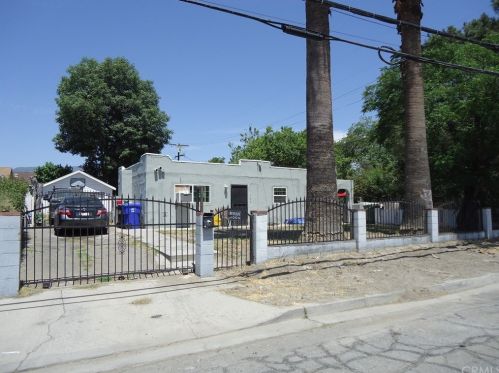 240 13th St, San Bernardino, CA 92405-4802