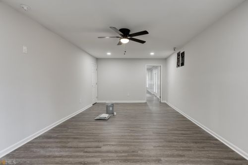 170 Huntcliff Pt, Atlanta GA  30350-1601 exterior