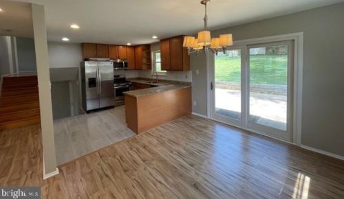 8109 Hatteras Ln, Springfield VA  22151-2016 exterior