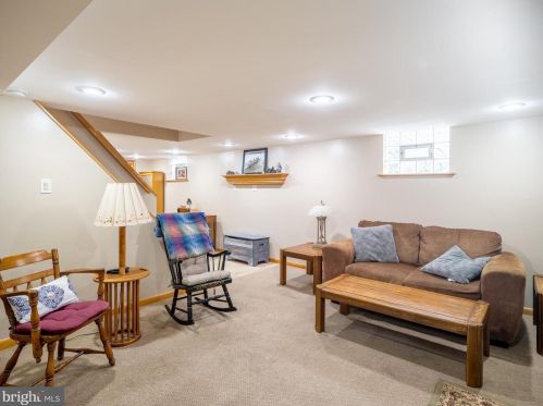 8408 Chippewa Rd, Philadelphia PA 19128-1206 exterior