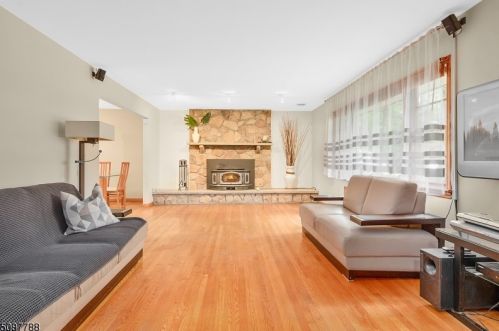 26 Derrygally Cir, Kinnelon, NJ 07405-3018