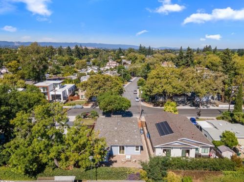 491 Burgoyne St, Mountain View, CA 94043-4465