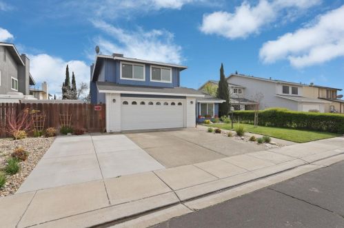 1250 Stonum Ln, Manteca, CA 95337-6746