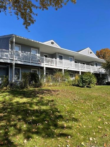 62 Senior Dr, Upper Stepney, CT 06468-2735