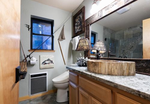 14050 Copenhagen Dr, Truckee CA  96161-6627 exterior
