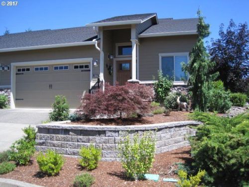 384 Bentgrass Ct, Sutherlin OR  97479-8809 exterior