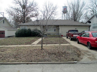 1107 Main St, Osawatomie, KS 66064-1547