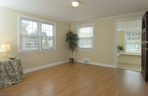 74 Caldwell Pl, Springfield NJ  07081-1714 exterior