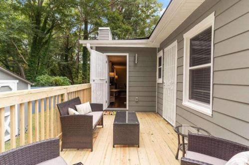 1609 Bridgeport Dr, Atlanta GA  30318-3331 exterior