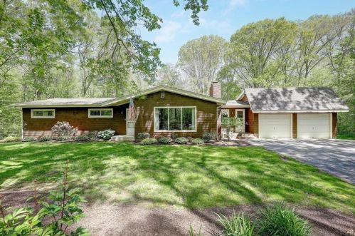 9 Rivet Dr, Lincoln, RI 02865-4305
