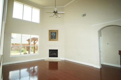 4521 Chaparral Creek Dr, Fort Worth, TX 76123-2742