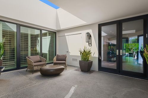 18 Creekside Dr, Rancho Mirage, CA 92270-2548