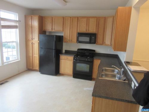 355 Rolkin Rd, Charlottesville, VA 22911-3556