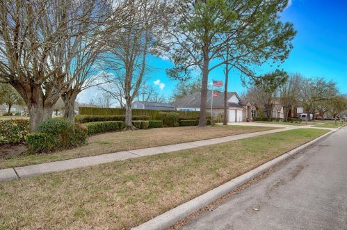 410 Wisdom Dr, Deer Park, TX 77536-5943