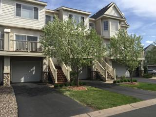 2195 Eagle Trace Ln, Saint Paul MN  55129-4287 exterior