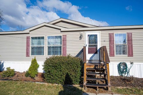 16 Lane Dr, Allenstown, NH 03275-2241