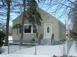 1336 Lincoln Ave, Des Plaines IL  60018-1725 exterior