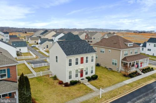 399 Lord Fairfax St, Charles Town WV  25414-2609 exterior