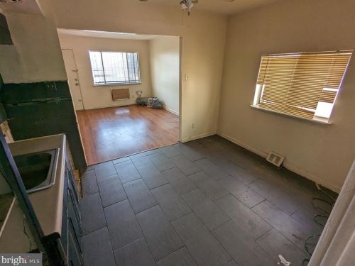 6017 11 St, Philadelphia PA 19123-3324 exterior