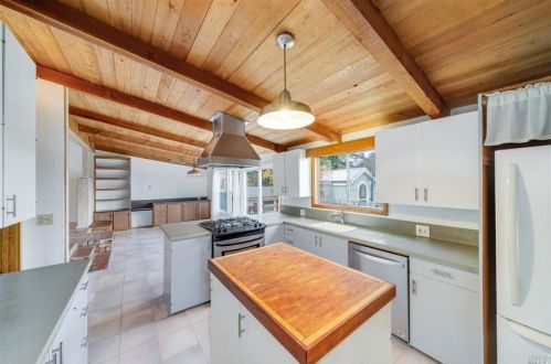 291 Watertrough Rd, Sebastopol, CA 95472-3907