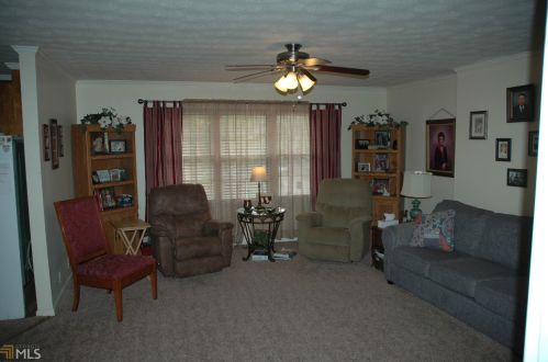 201 Chilton Cres, Lagrange, GA 30240-1107