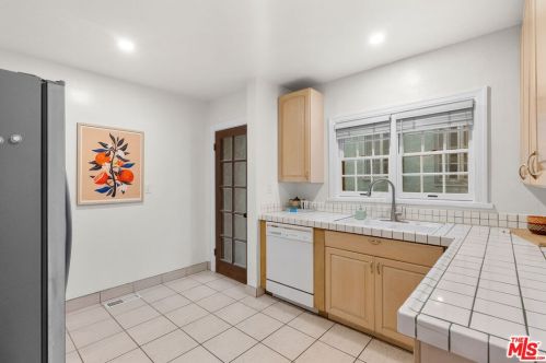 1125 Cedar St, Glendale CA  91207-1728 exterior