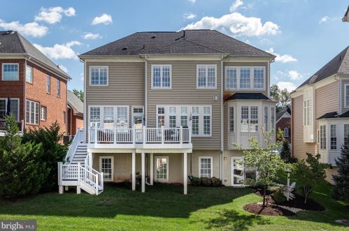 18345 Mid Ocean Pl, Leesburg, VA 20176-7477