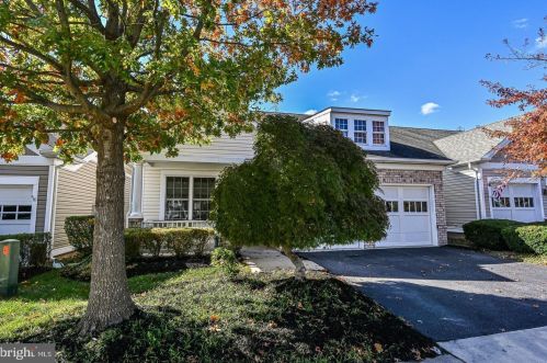 8405 Mountain Larkspur Dr, Lorton, VA 22079-5703