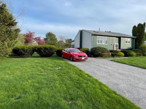 35 Vista Cir, North Kingstown, RI 02852-5228
