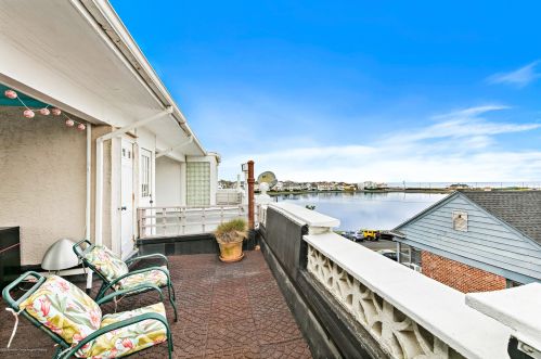 3 Deal Lk Ct, Tinton Falls NJ 07712-5116 exterior