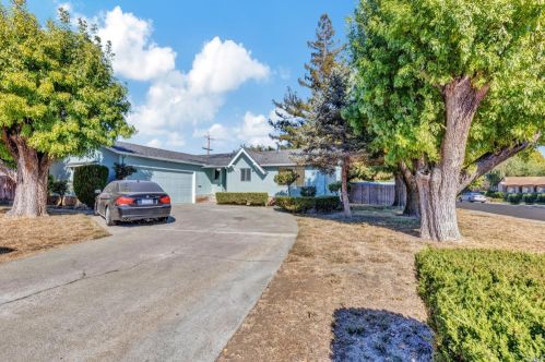 791 Orchard Ave, Vacaville, CA 95688-2142
