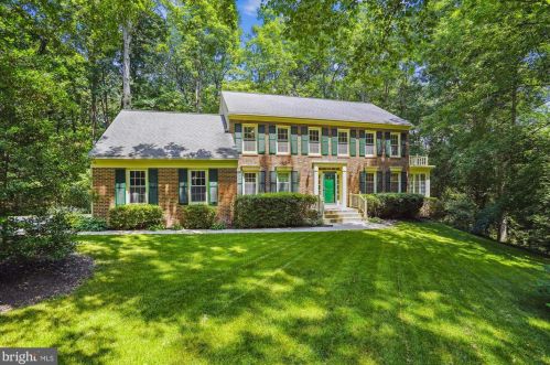 13015 Montpelier Ct, Woodbridge VA  22192-3356 exterior
