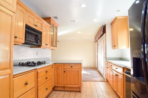 915 Hilda St, Anaheim CA  92806-4844 exterior