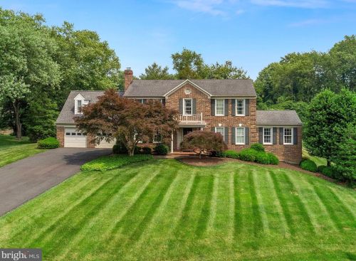 1003 Coralberry Ct, Great Falls, VA 22066-1345