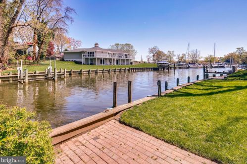 611 Cpe Mckinsey Dr, Severna Park MD 21146-4058 exterior